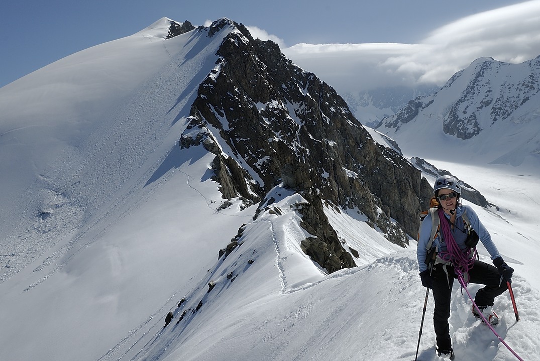 120617-101244.jpg - Sommet W des D�mes de Miage depuis la mont�e � l'Aiguille de la B�rang�re
