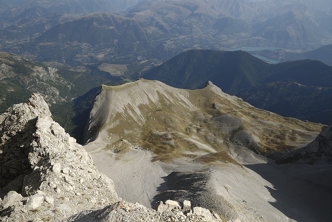 120923-105040.jpg - Anne sur l'ar�te, lac du Sautet