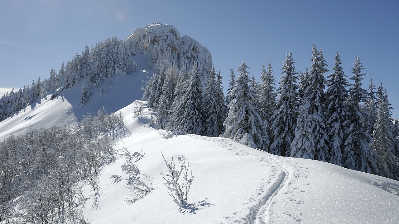 130216-105619.jpg - Arête au dessus du col de la Charmille