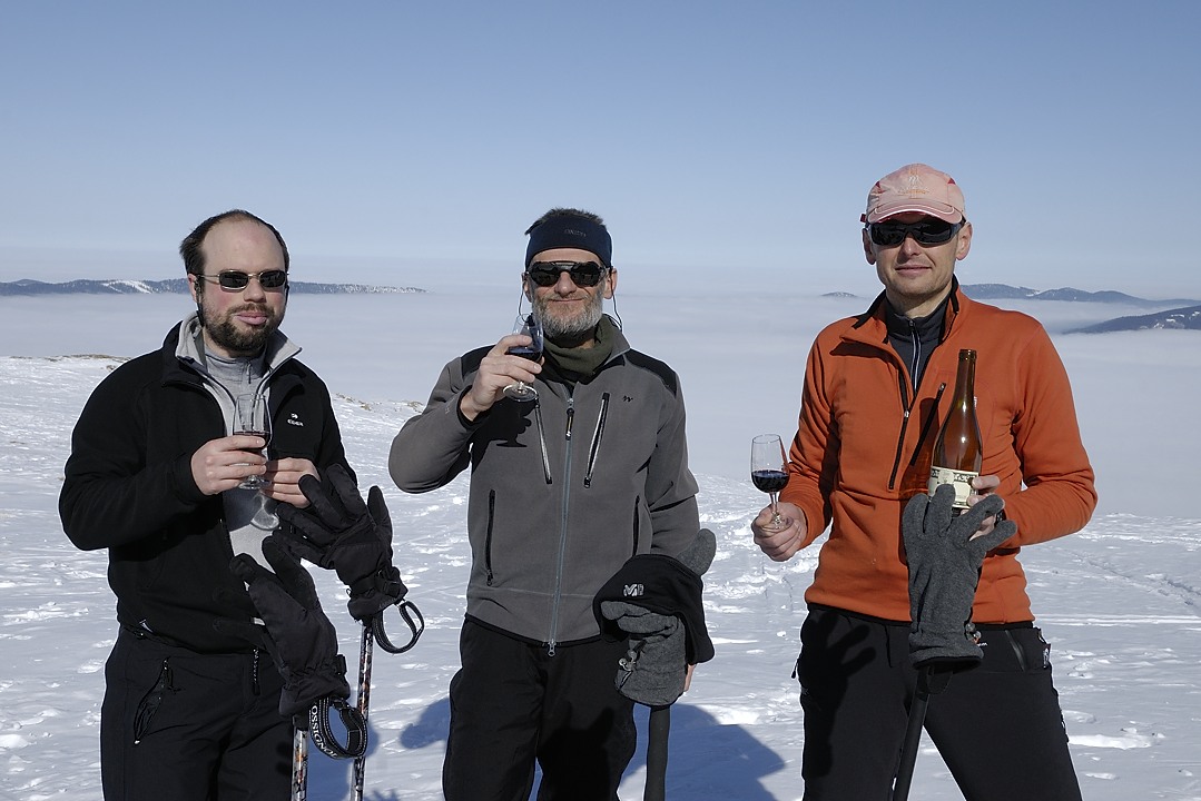 130302-104032.jpg - Il est plus facile de descendre une bouteille de Clos Centeilles que le couloir.