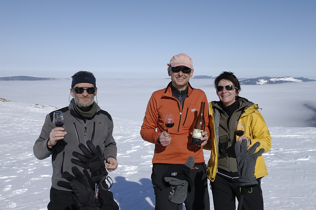 130302-104102.jpg - Il est plus facile de descendre une bouteille de Clos Centeilles que le couloir.