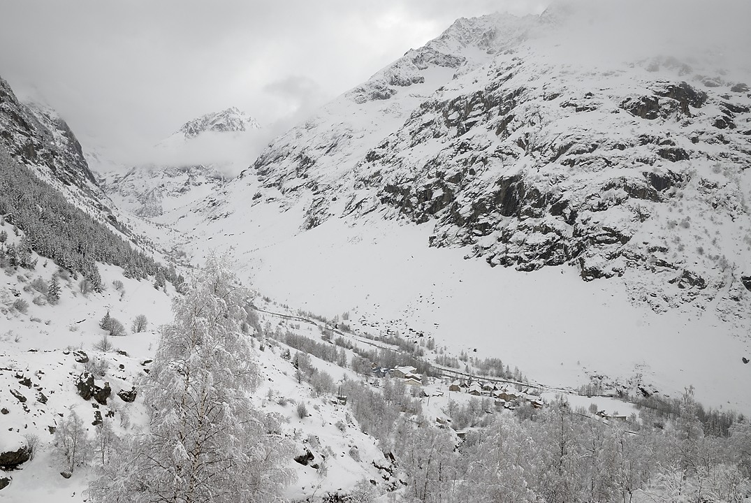 130420-150038.jpg - Départ de la Bérarde : c'est l'hiver