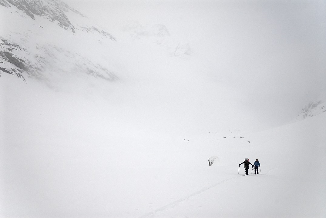 130421-072452.jpg - Départ du refuge dans le brouillard