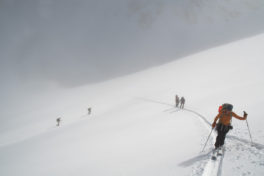 130510-102947.jpg - Montée sur le glacier de Laveciau avec le groupe anglais