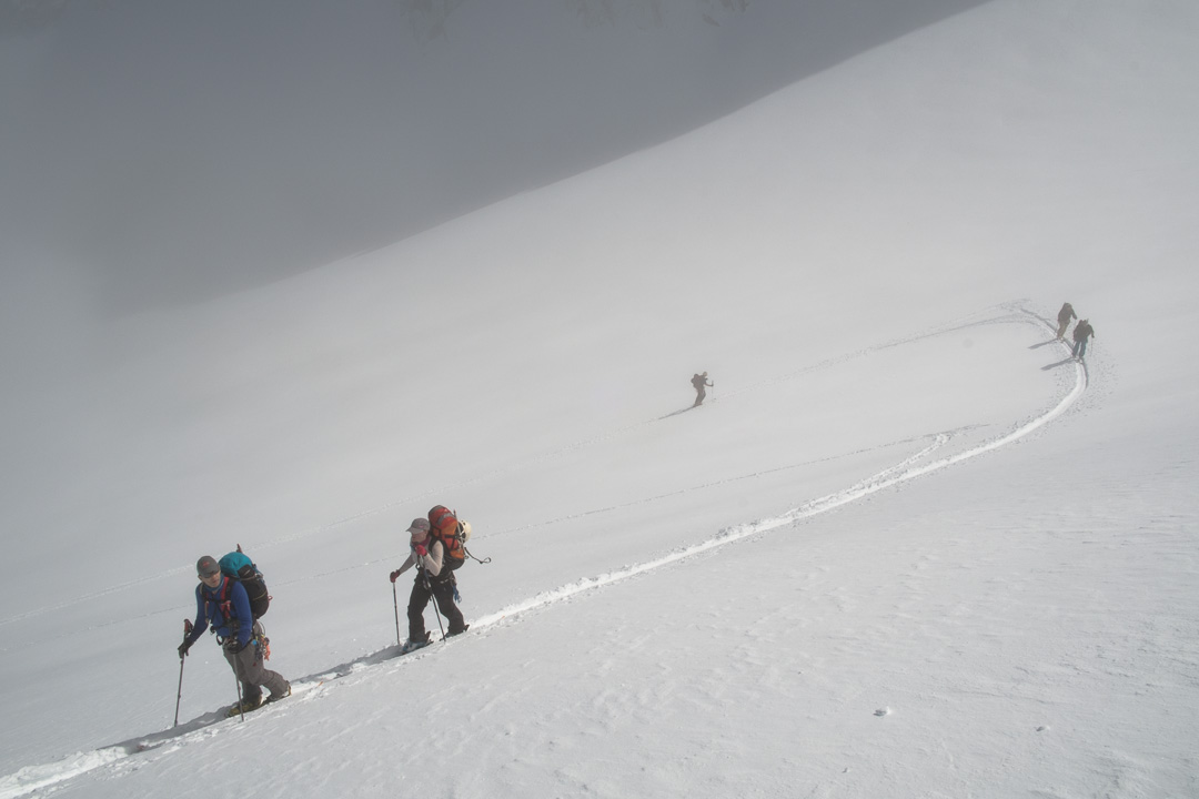 130510-103741.jpg - Montée sur le glacier de Laveciau avec le groupe anglais