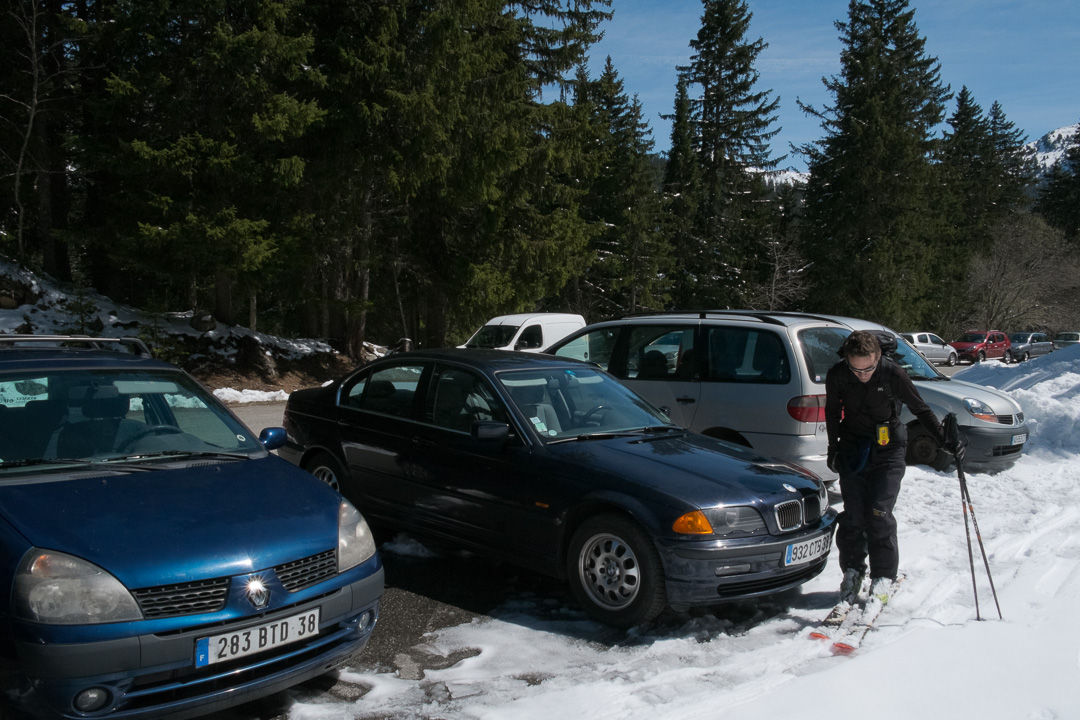130527-110943.jpg - Retour à skis au parking