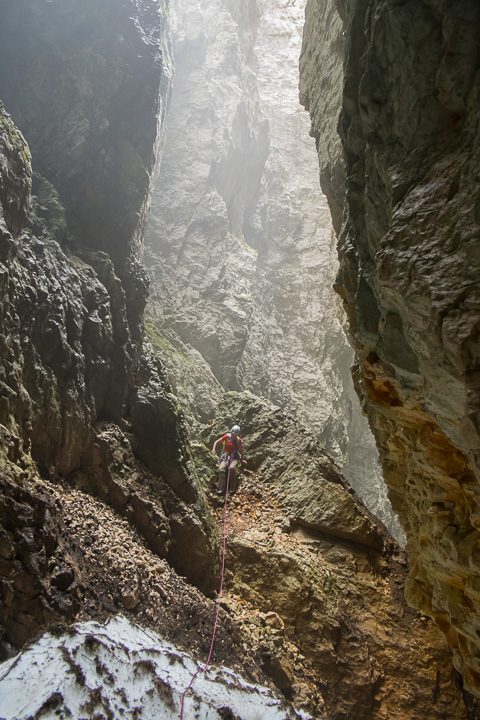 130921-150338.jpg - A l'intérieur de la faille