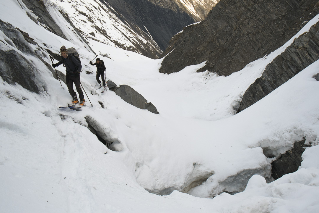 140329-075607.jpg - Il manque un peu de neige dans le défilé du ruisseau de la Pisse