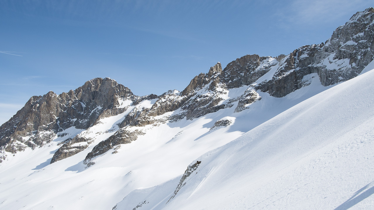 140329-105209.jpg - Belle poudreuse dans la montée au col des Berches