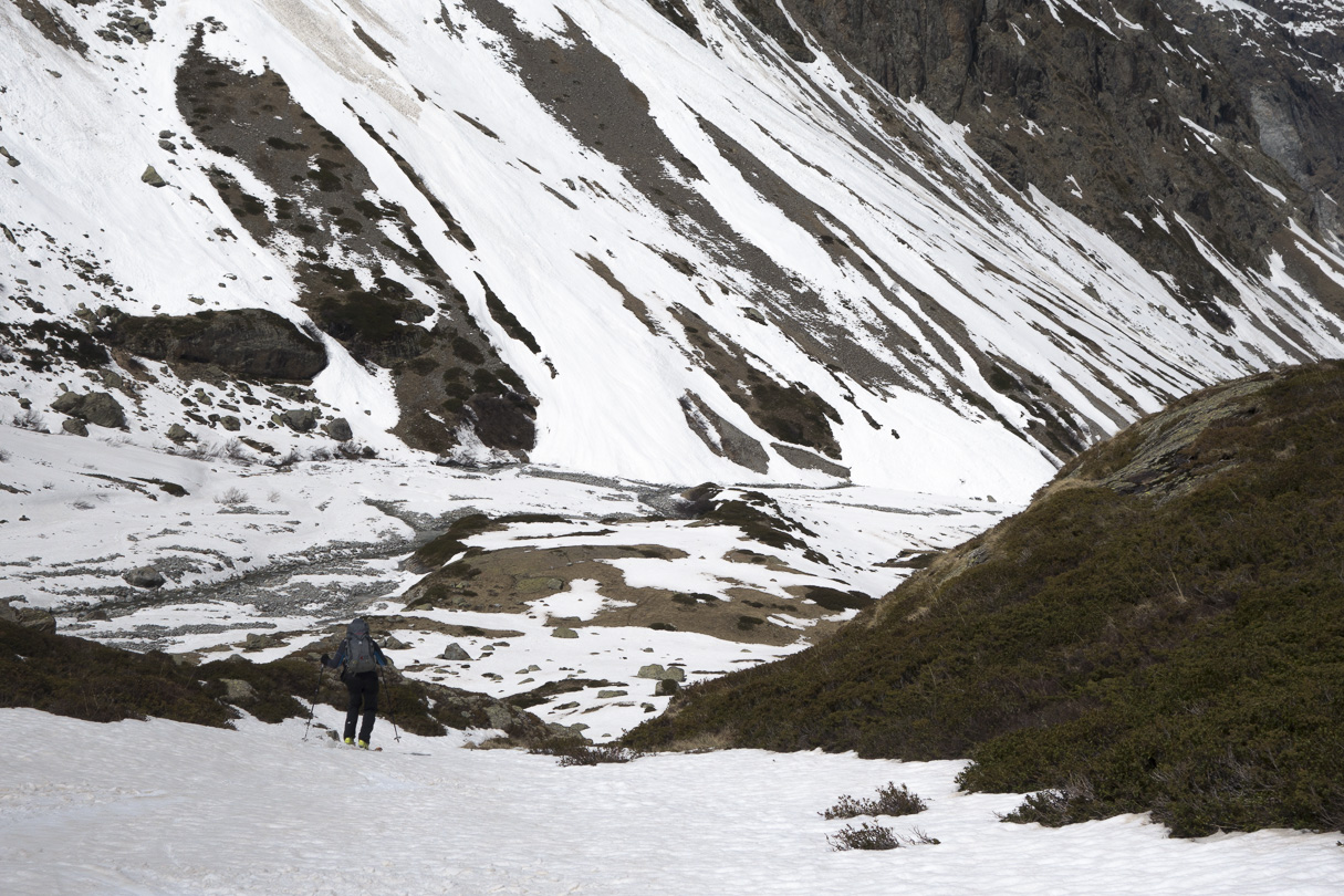 150422-125909.jpg - Le fond du vallon approche