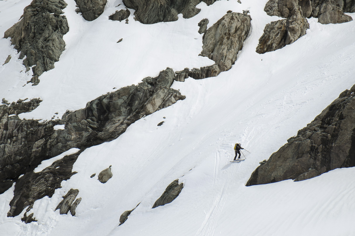 150509-125312.jpg - Descente sur le refuge de la Femma, c'est raide !