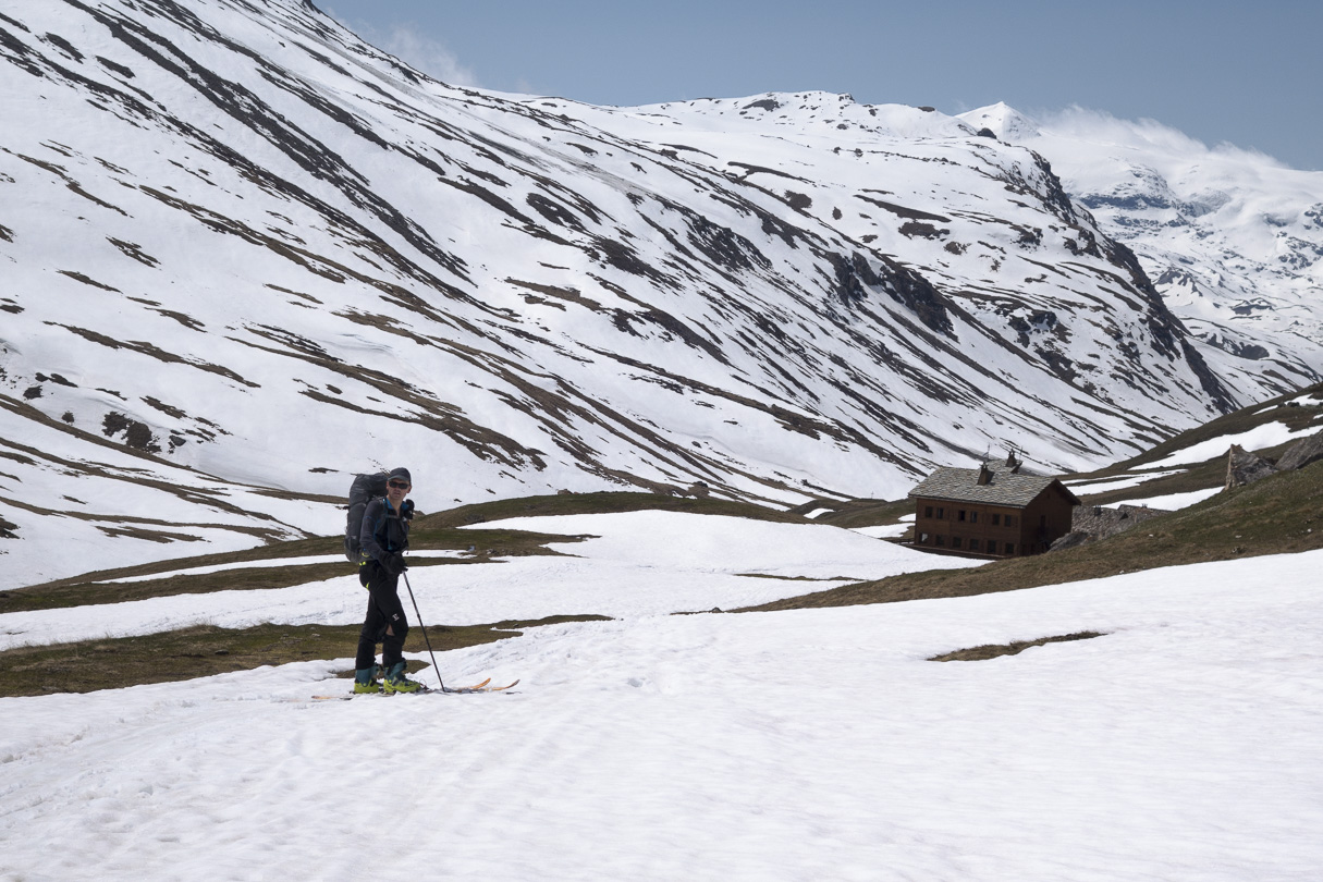 150509-135119.jpg - Descente sur le refuge de la Femma, on va y arriver