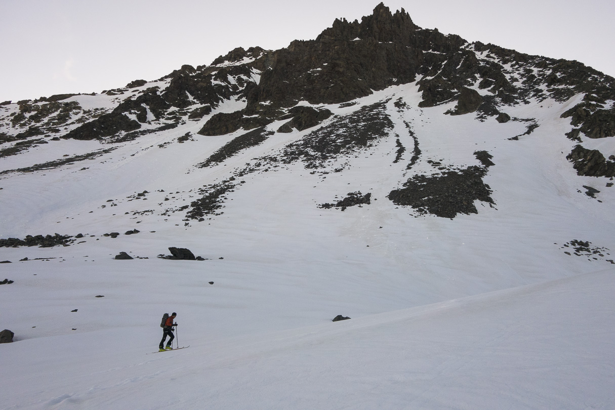 150531-062606.jpg - Départ sous les télésièges de Val Thorens