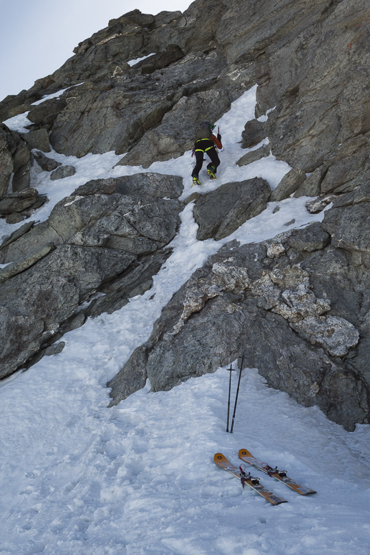 150531-100938.jpg - Pierre dans les derniers mètres de l'aiguille de Polset